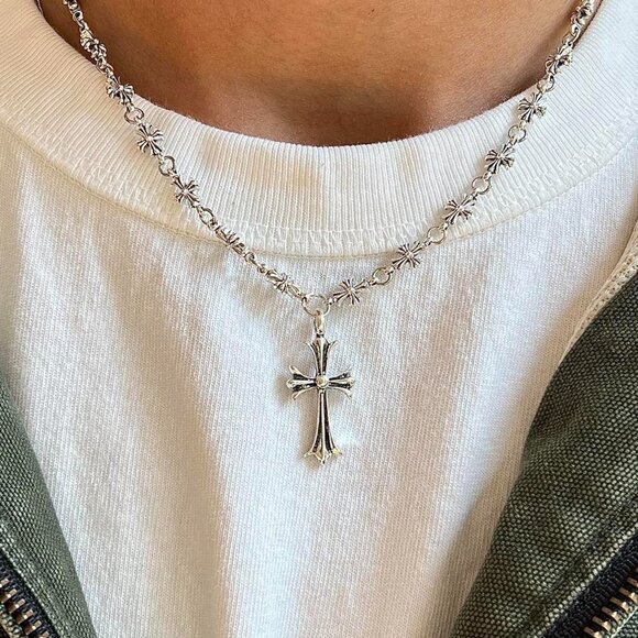 y2k grunge silver cross pendant necklace - Picture 2 of 8